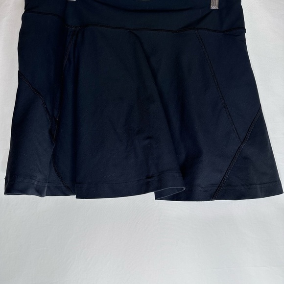 Under Armor Women’s athletic skirt - Picture 2 of 8